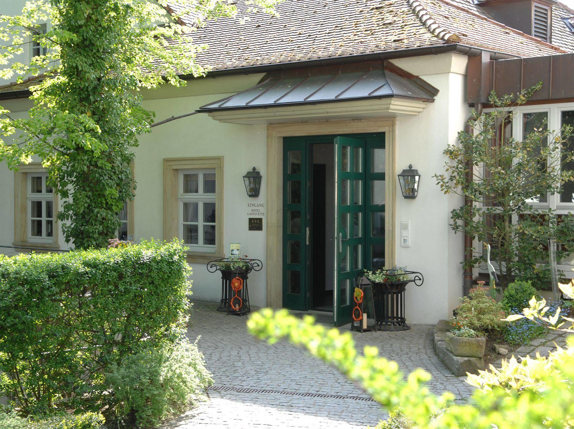 Hotel Gasthof Der Krug Stegaurach Exterior foto